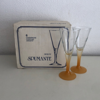 6x Champagne glasses - orange stand